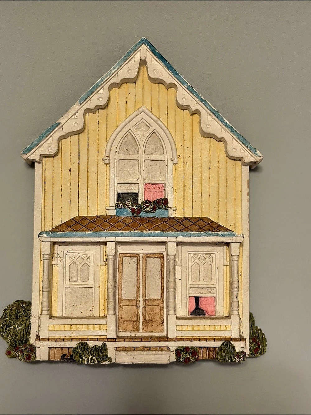 Brian Baker's Déjà vu Collection Gothic Cottage 1571 Cottage Decor